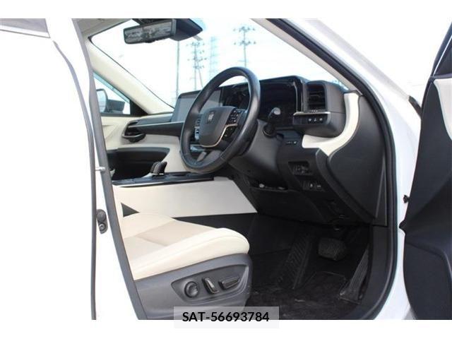 Toyota Crown Crossover 2022-12 8335322-26