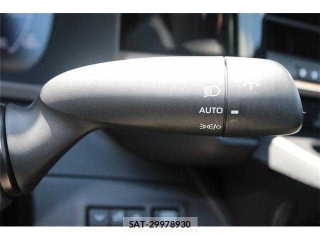 Toyota Crown Crossover 2023-04 8335321-22