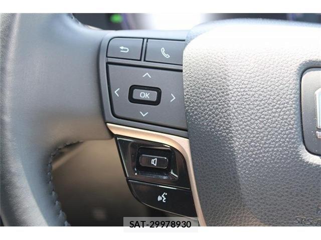 Toyota Crown Crossover 2023-04 8335321-25