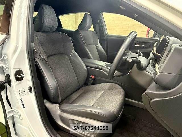 Toyota Crown Crossover 2023-06 8335319-10