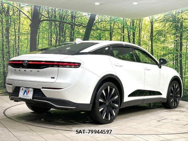 Toyota Crown Crossover 2022-12 8335317-17