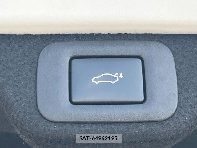 Toyota Crown Crossover 2023-08 8354205-9