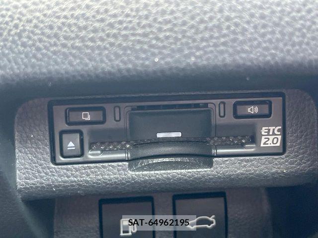 Toyota Crown Crossover 2023-08 8354205-11