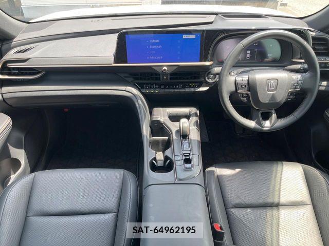 Toyota Crown Crossover 2023-08 8354205-1