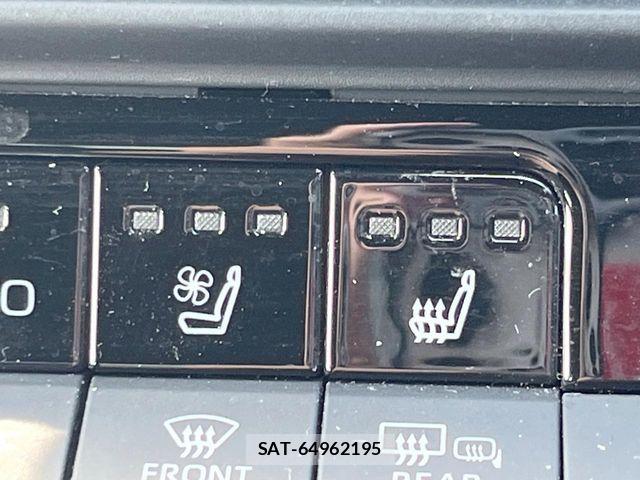 Toyota Crown Crossover 2023-08 8354205-8