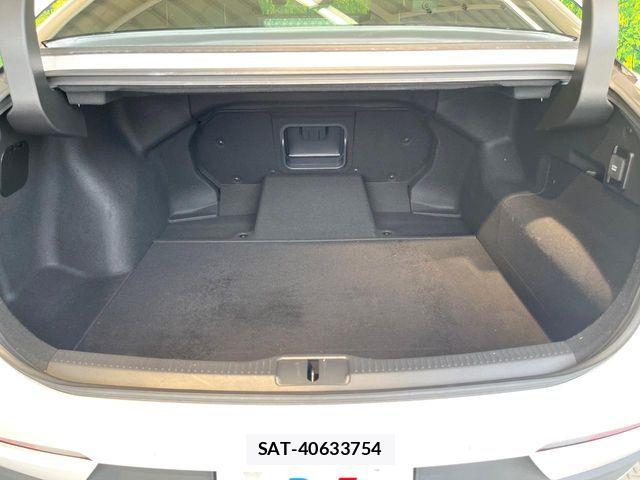 Toyota Crown Crossover 2025-01 8354203-9