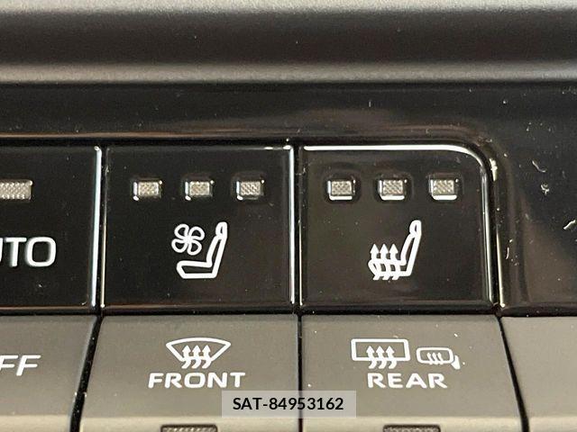 Toyota Crown Crossover 2023-08 8354204-5