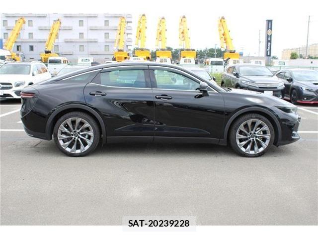 Toyota Crown Crossover 2024-12 8365254-3