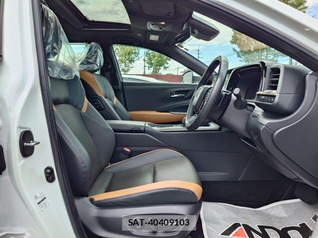 Toyota Crown Crossover 2023-01 8365251-9