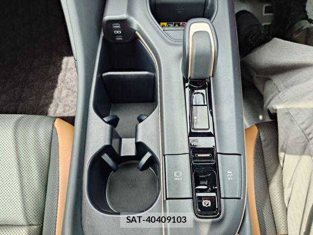 Toyota Crown Crossover 2023-01 8365251-17