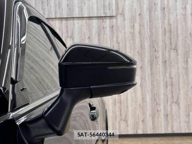 Toyota Crown Crossover 2023-06 8365257-21