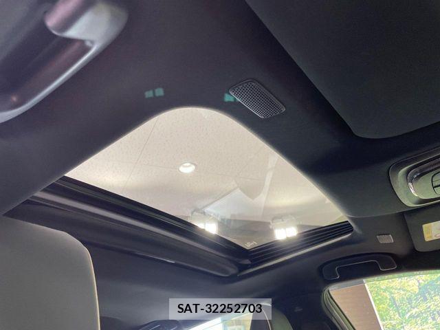 Toyota Crown Crossover 2023-03 8365252-2