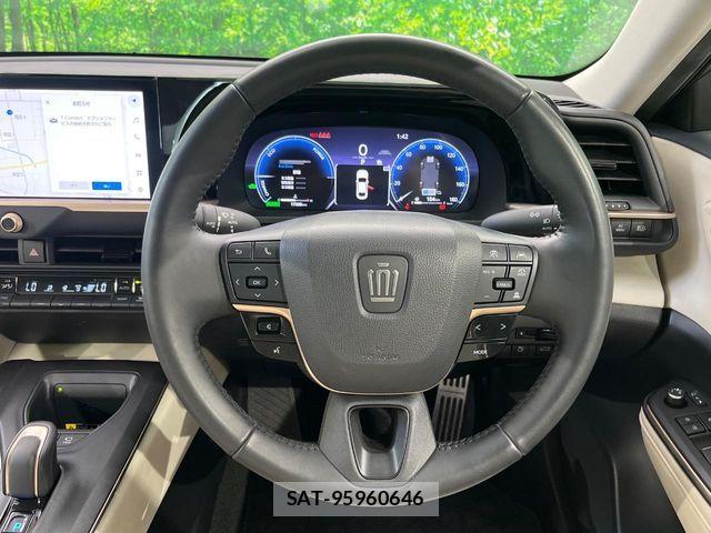 Toyota Crown Crossover 2023-09 8365253-10
