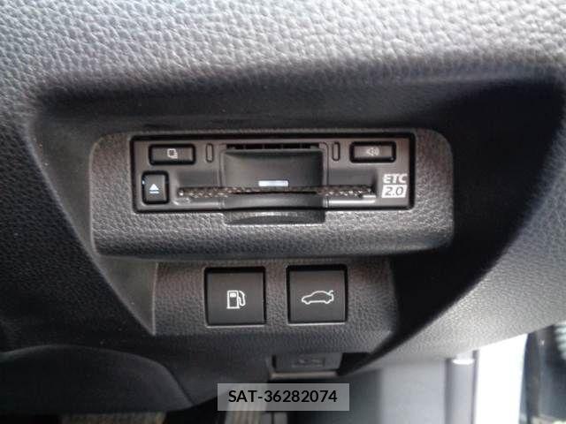 Toyota Crown Crossover 2023-10 8365256-9