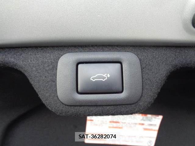 Toyota Crown Crossover 2023-10 8365256-14