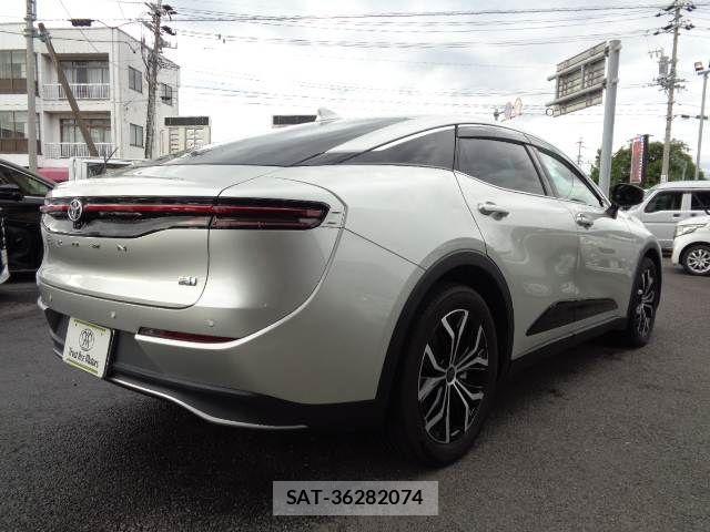 Toyota Crown Crossover 2023-10 8365256-1