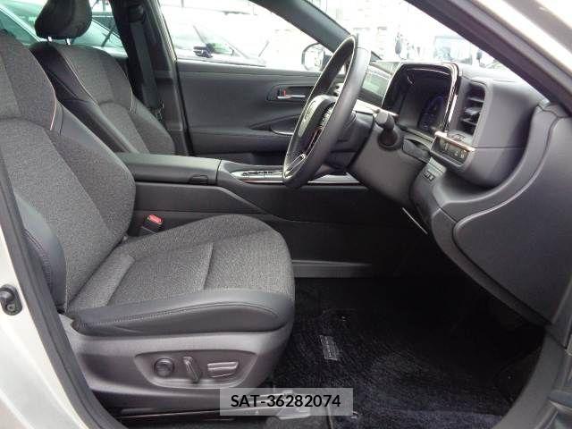 Toyota Crown Crossover 2023-10 8365256-2