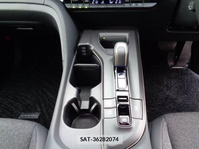 Toyota Crown Crossover 2023-10 8365256-5