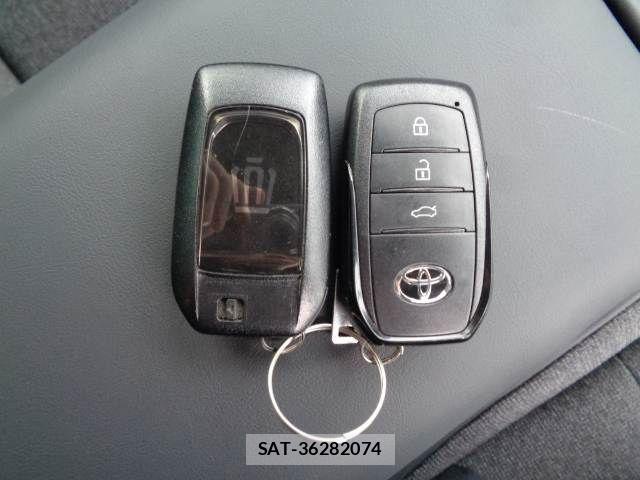 Toyota Crown Crossover 2023-10 8365256-8