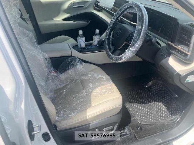 Toyota Crown Crossover 2022-11 8411757-13