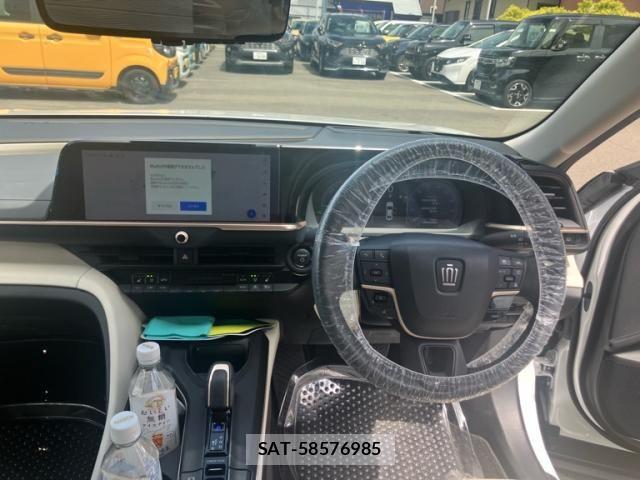Toyota Crown Crossover 2022-11 8411757-15