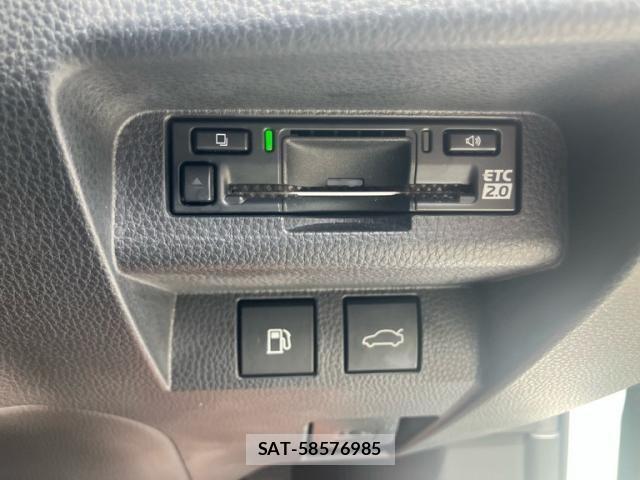 Toyota Crown Crossover 2022-11 8411757-18