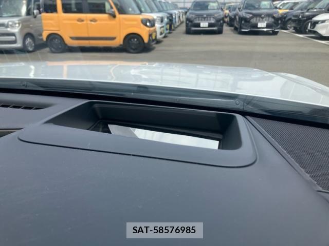 Toyota Crown Crossover 2022-11 8411757-28