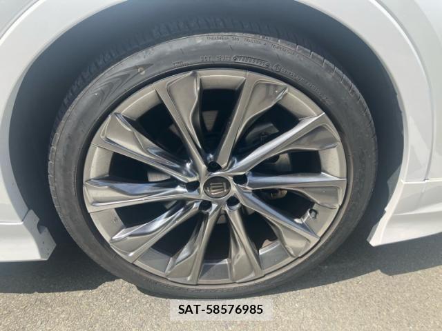 Toyota Crown Crossover 2022-11 8411757-7