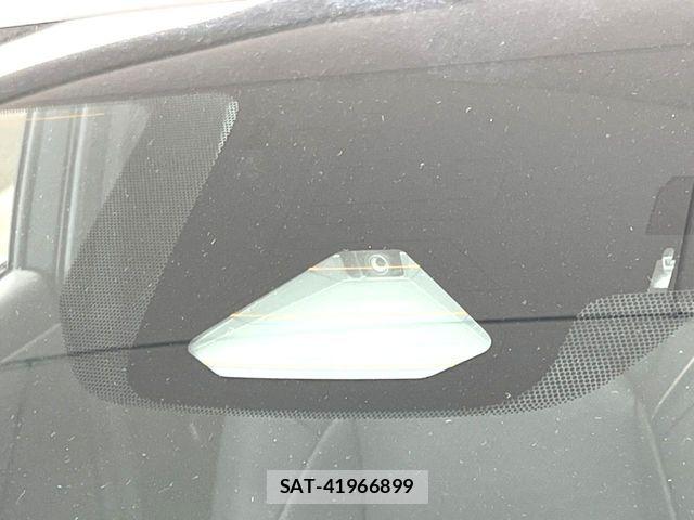 Toyota Crown Crossover 2023-07 8438018-4