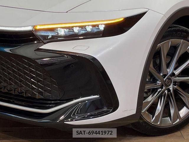 Toyota Crown Crossover 2023-08 8457210-11