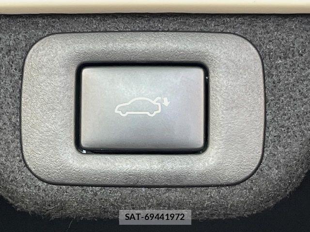 Toyota Crown Crossover 2023-08 8457210-6