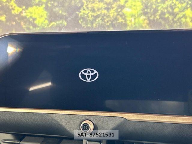 Toyota Crown Crossover 2024-02 8457211-2