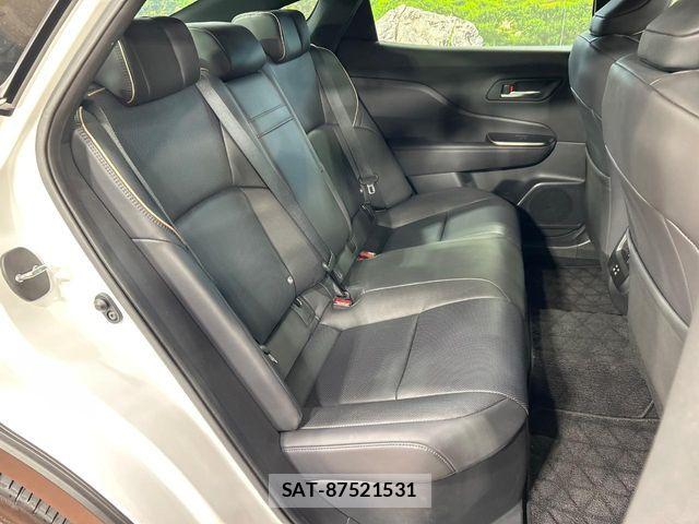 Toyota Crown Crossover 2024-02 8457211-8