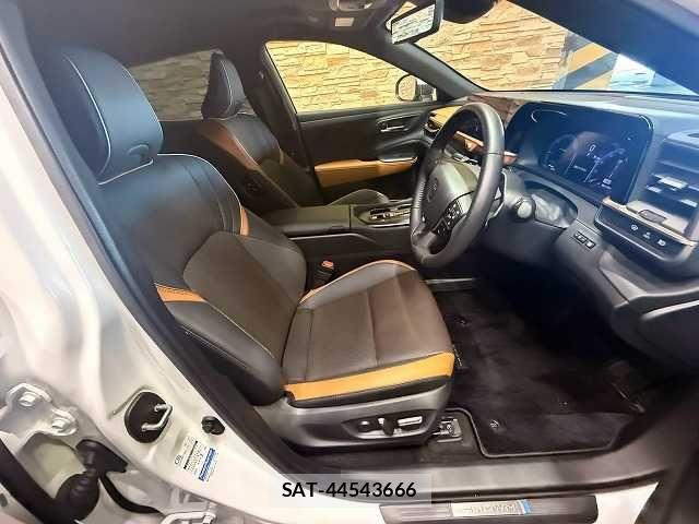 Toyota Crown Crossover 2023-05 8485195-10