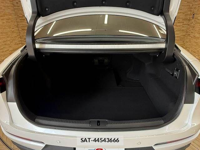Toyota Crown Crossover 2023-05 8485195-12