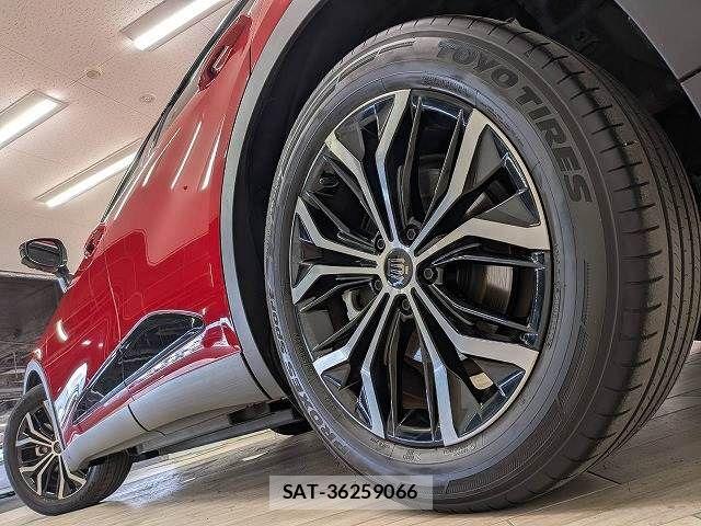 Toyota Crown Crossover 2023-07 8485200-18