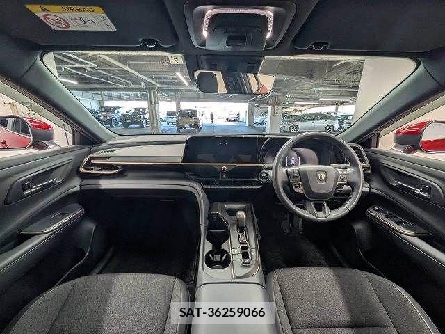 Toyota Crown Crossover 2023-07 8485200-1