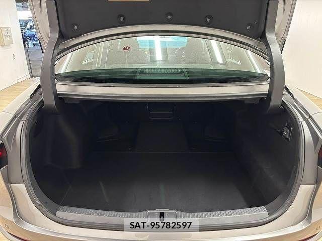 Toyota Crown Crossover 2023-07 8485199-12