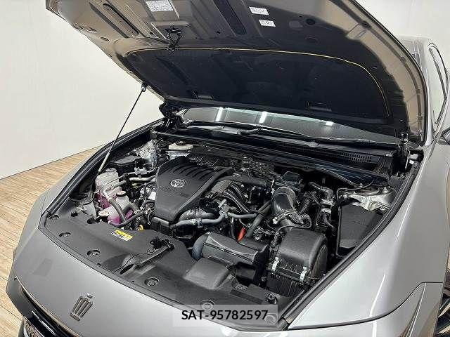 Toyota Crown Crossover 2023-07 8485199-13