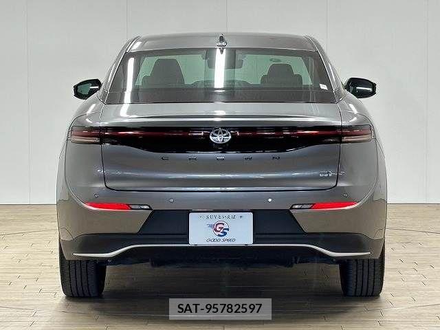Toyota Crown Crossover 2023-07 8485199-15