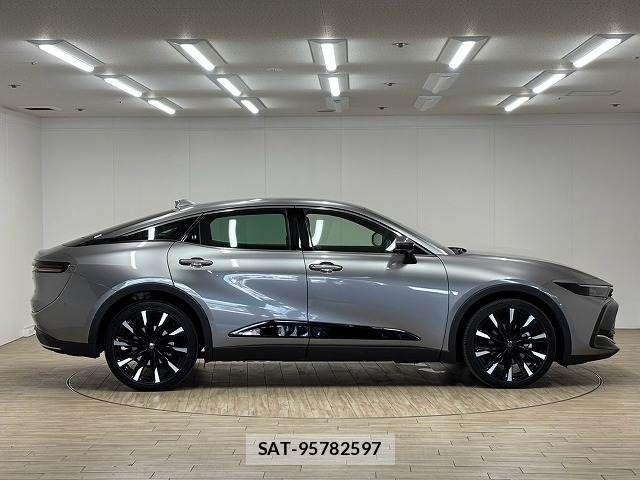 Toyota Crown Crossover 2023-07 8485199-17