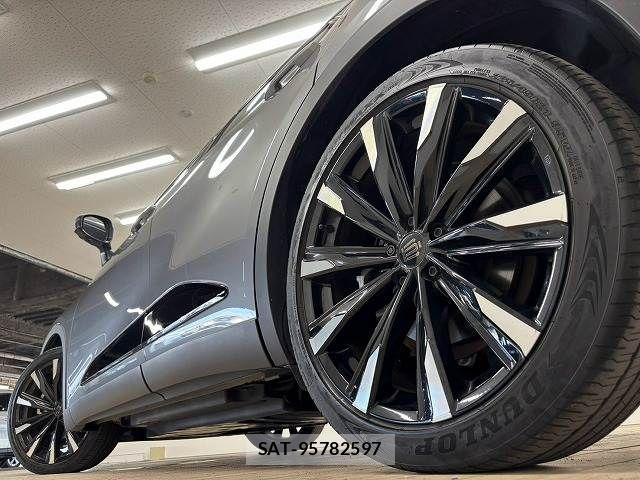Toyota Crown Crossover 2023-07 8485199-18