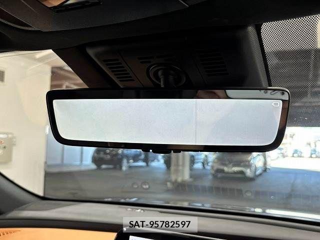 Toyota Crown Crossover 2023-07 8485199-5