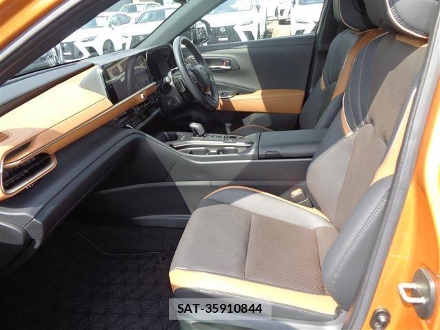 Toyota Crown Crossover 2022-11 8524148-10