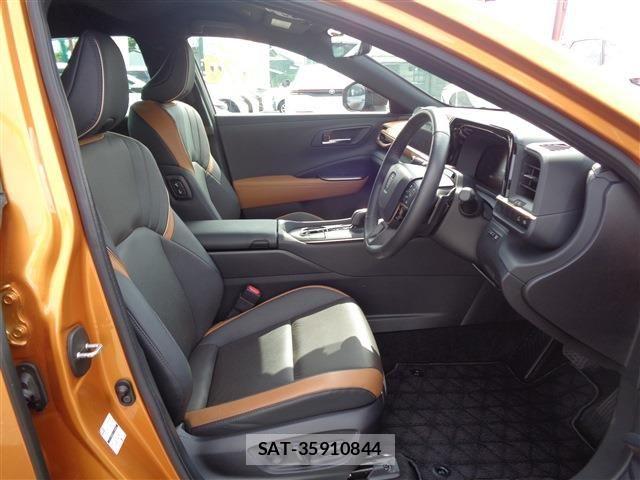 Toyota Crown Crossover 2022-11 8524148-18
