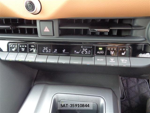 Toyota Crown Crossover 2022-11 8524148-25