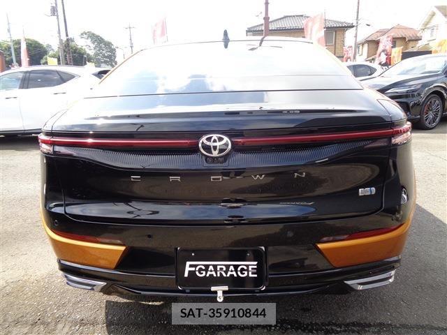 Toyota Crown Crossover 2022-11 8524148-6