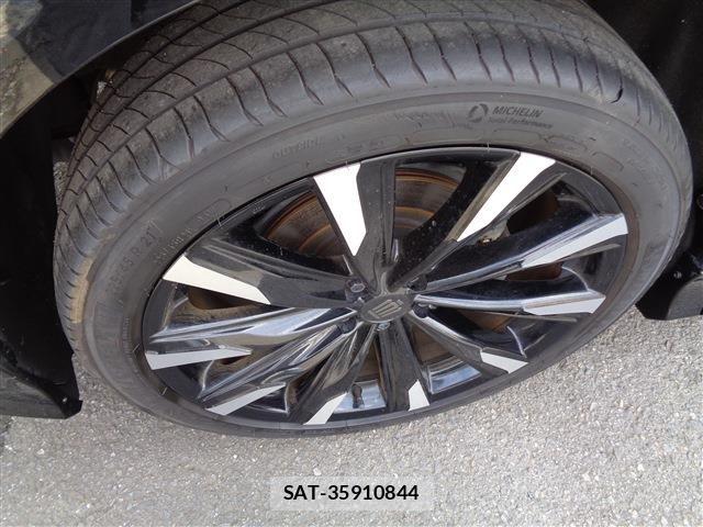 Toyota Crown Crossover 2022-11 8524148-8