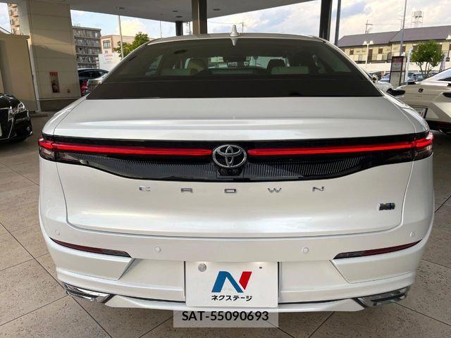 Toyota Crown Crossover 2024-02 8524146-15