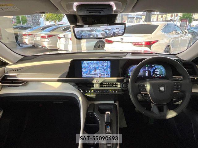 Toyota Crown Crossover 2024-02 8524146-1